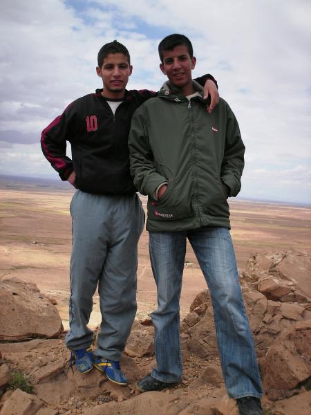 ������ +�����